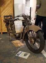 Ein mir unbekanntes, restaurierungsbedürftiges, NSU-Motorrad-Modell.