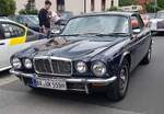 =Jaguar XJ, rollt durch die Stadt bei den Fladungen Classics 2023 im Juli 23