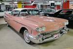 Cadillac Eldorado von 1958 in der Retro Car Show im Einkaufszentrum  Piterlend  in St.