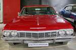 Chevrolet Impala von 1965 in der Retro Car Show im Einkaufszentrum  Piterlend  in St.