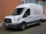 =Ford Transit vom MARBURGER PARTYSERVICE steht bei der Bulldogmesse in Alsfeld, 10-2021