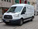 =Ford Transit von Fliesen-SAUERBIER steht im Januar 2023 in Fulda