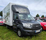 =Ford Transit, gesehen im Mai 2024 auf dem Besucherparkplatz der RettMobil