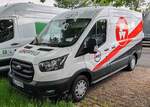 =Ford Transit der Firma FERNO, steht auf dem Parkplatz der RettMobil im Mai 2024