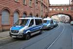 Bereitschaftspolizei Hessen Mercedes Benz Sprinter der BFE am 01.12.18 in Frankfurt am Main zur Absicherrung des Weihnachtsmarkt 