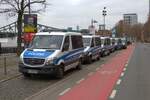 Bereitschaftspolizei Hessen Mercedes Benz Sprinter am 15.02.25 in der Innenstadt von Frankfurt 