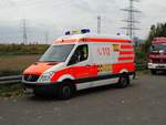 ASB Mercedes Benz Sprinter RTW am 28.10.17 im Bereitstellungsraum in Rödelheim wegen der Herbstabschlussübung der Jugendfeuerwehr