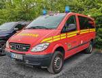 =MB Vito als Kommandowagen der Feuerwehr von GELNHAUSEN, steht auf dem Parkplatz der RettMobil im Mai 2024