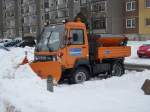 Am 11.Februar 2010 gab es in Bergen/Rgen fr den kleinen Multicar noch gengend Schnee zum schieben. 