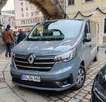 =Renault Trafic vom SPORTWERK steht im Dezember 2024 in Dresden