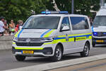 VW T6, der Zollbehrde, nahm an der Militrparade in der Stadt Luxemburg teil. 23.06.2024