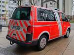 =VW T 6 steht vor dem Plauener Rathaus zur Übergabe an die Feuerwehr der Stadt Plauen, 12-2024