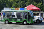 Dieses Elektromobil wartete Anfang September 2024 am Hafen in Kołobrzeg (Kolberg) auf zahlungswillige Kundschaft.