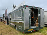 Es ist angeheizt - im Bild einer der vielen Foodtrucks auf dem Gelände des Royal International Air Tattoo in Fairford. (Juli 2024)