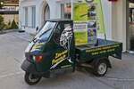 Piaggio Ape, als Werbeträger für eine Paragleit Flugschule in Mayrhofen.