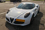 Alfa Romeo 4c, stand allein auf weiter Flur.