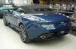 Heckansicht eines Aston Martin DB12 Roadster im Farbton seychelles blue. Classic Remise Düsseldorf am 01.11.2024.