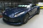 Aston Martin DB12 Roadster im Farbton seychelles blue.