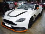 Aston Martin Vantage GT12. Hier wurde die Nummer 81 des auf 100 Stück weltweit limitierten Modelles abgelichtet. Der V12-motor hat einen Hubraum von 5935 cm³ und leistet 600 PS. Die Höchstgeschwindigkeit soll etwas über 300 km/h betragen. Classic Remise Düsseldorf am 22.06.2017.