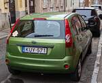 Rückansicht: Ford Fiesta Mk5 in der Farbe  Apple Green  (Apfelgrün).