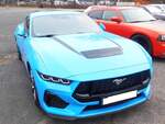 Ford Mustang 5.0 GT Coupe der siebten Generation im Farbton grabber blue.