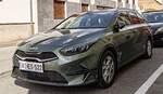 Kia Ceed SW in der Farbe Experience Green. Die Aufnahme stammt von 09.2024