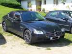 Maserati Quattoporte V, wie er seit 2003 fast unverndert gebaut wird. Es gibt dieses Auto wahlweise mit einem 4.2 oder 4.7 Liter V8-Motor. Maria Wrth am Wrther See im August 2010.