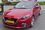 Mazda 3, aufgenommen am Straenrand. 07.2024