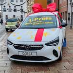 =Opel Corsa als 1. Preis beim Weihnachtsgewinnspiel 2023 in Donauwörth, 12-2023
