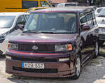 Scion XB (erste Generation, Farbe: Black Cherry). Aufnahmedatum: 15.07.2024.