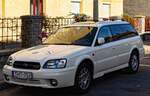 Hier ist ein Subaru Legacy Outback (dritte Generation  BH , Modelljahr: 2002) zu sehen.