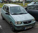 Suzuki Alto HA23 (fünfte Generation, Facelift) in  Mint Green , gesehen in Mai, 2024.