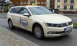=VW Passat als Taxi steht am HBF in Berchtesgaden im Dezember 2018