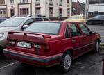 Rückansicht: 1992-er Volvo 850 Sedan. Foto: Januar, 2024.