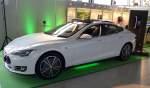 Tesla Model S, US-amerikanisches Elektroauto der Oberklasse, Reichweite ber 500Km, Vmax. ber 200Km/h, Automesse Freiburg Feb.2014