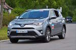 Toyota RAV4 Hybrid, eingereiht in de Caravane du Tour, auf den Straen von Luxemburg.