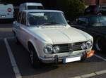 Alfa Romeo Giulia 1.3 Super im Farbton bianco, gebaut in den Jahren von 1964 bis 1971.