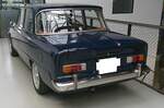 Heckansicht eines Alfa Romeo Giulia 1300ti im Farbton blu hollandese aus dem Jahr 1965. Classic Remise Düsseldorf am 11.01.2025.