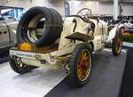 Heckansicht des American La France  Funkenblitz  aus dem Jahr 1908. Essen Motor Show am 04.12.2024.