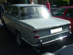 Heckansicht eines BMW 1800 Automatic aus dem Jahr 1970. Oldtimertreffen an der Burgruine in Essen-Burgaltendorf am 26.05.2024.