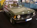 BMW E21 315 im Farbton zederngrün, gebaut in den Jahren von 1981 bis 1983.