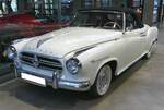 Borgward Isabella Cabriolet im Farbton cremeweiß aus dem Jahr 1958. Insgesamt wurden ca. 30 Isabella Cabriolets im Karosseriewerk Deutsch/Köln hergestellt. Die Basis bildete bei ca. 20 Fahrzeugen die Isabella Limousine und bei den restlichen Wagen das Isabella Coupe. Das Coupe und das Cabriolet war immer mit dem stärkeren Motor der Isabella TS ausgerüstet. Dieser Vierzylinderreihenmotor leistet 75 PS aus einem Hubraum von 1493 cm³. Classic Remise Düsseldorf am 11.01.2025.