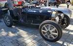 =Bugatti T 51, Bj. 1935, 2262 ccm, 185 PS, steht zur Präsentation der Rennteilnehmer des Rossbergrennens  Edelweiss-Bergpreis  2022 im Markt Berchtesgaden.