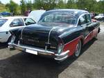 Heckansicht eines Buick Roadmaster 70 aus dem Jahr 1956 gezeigt.