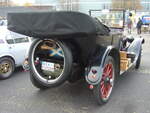 Heckansicht eines Buick Series E-Six Tourer aus dem Jahr 1918. Oldtimertreffen an Mo´s Bikertreff in Krefeld am 10.11.2024.