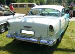 Heckansicht eines Chevrolet Series 2400C Bel Air Sedan des Modelljahres 1955 im Farbton skyline blue. Oldtimer-Revival auf dem Gelände der Kokerei Zollverein in Essen am 28.07.2024.