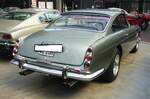 Heckansicht eines Ferrari 250 GTE Coupe im Originalfarbton grigio notte aus dem Jahr 1963.