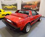 Heckansicht eines Fiat X1/9 five speed, produziert von 1978 bis 1990.