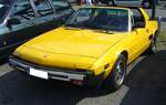 Fiat X 1/9, produziert von 1972 bis 1988. Das Modell X 1/9 basierte auf der Plattform des Fiat 128, war aber mit einem Mittelmotor bestückt. Hier wurde ein X 1/9 der ersten, auch A Serie genannt, abgelichtet. Der quer eingebaute Vierzylinderreihenmotor hat einen Hubraum von 1290 cm³ und leistete in den Jahren von 1972 bis 1974 75 PS. In den Jahren von 1974 bis 1978 noch 73 PS. Oldtimer-Revival auf dem Gelände der Kokerei Zollverein in Essen am 28.07.2024.