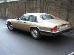 Jaguar XJ-S HE. 1981 - 1991. Der XJS wurde von September 1975 bis April 1996 insgesamt 119.268 mal gebaut. Hier wurde ein HE (high efficiency) abgelichtet. Der 5.3l V-12-motor leistete 295 PS, hatte aber gegenber seinem 8 PS schwcheren Vorgnger eine Energieeinsparung von gut 20%.
Besucherparkplatz des Dsseldorfer Meilenwerkes.